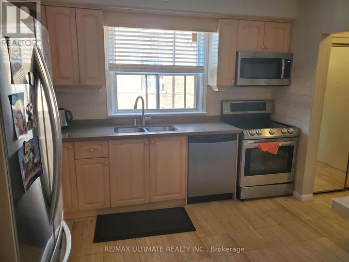 Property Photo: 23 Elway Court #2 ON M6B 2N7