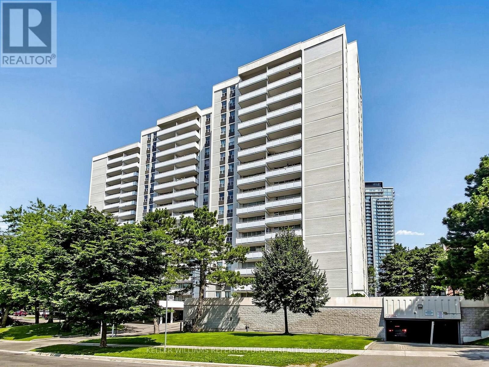 Property Photo:  10 Parkway Forest Drive 1111  ON M2J 1L3 