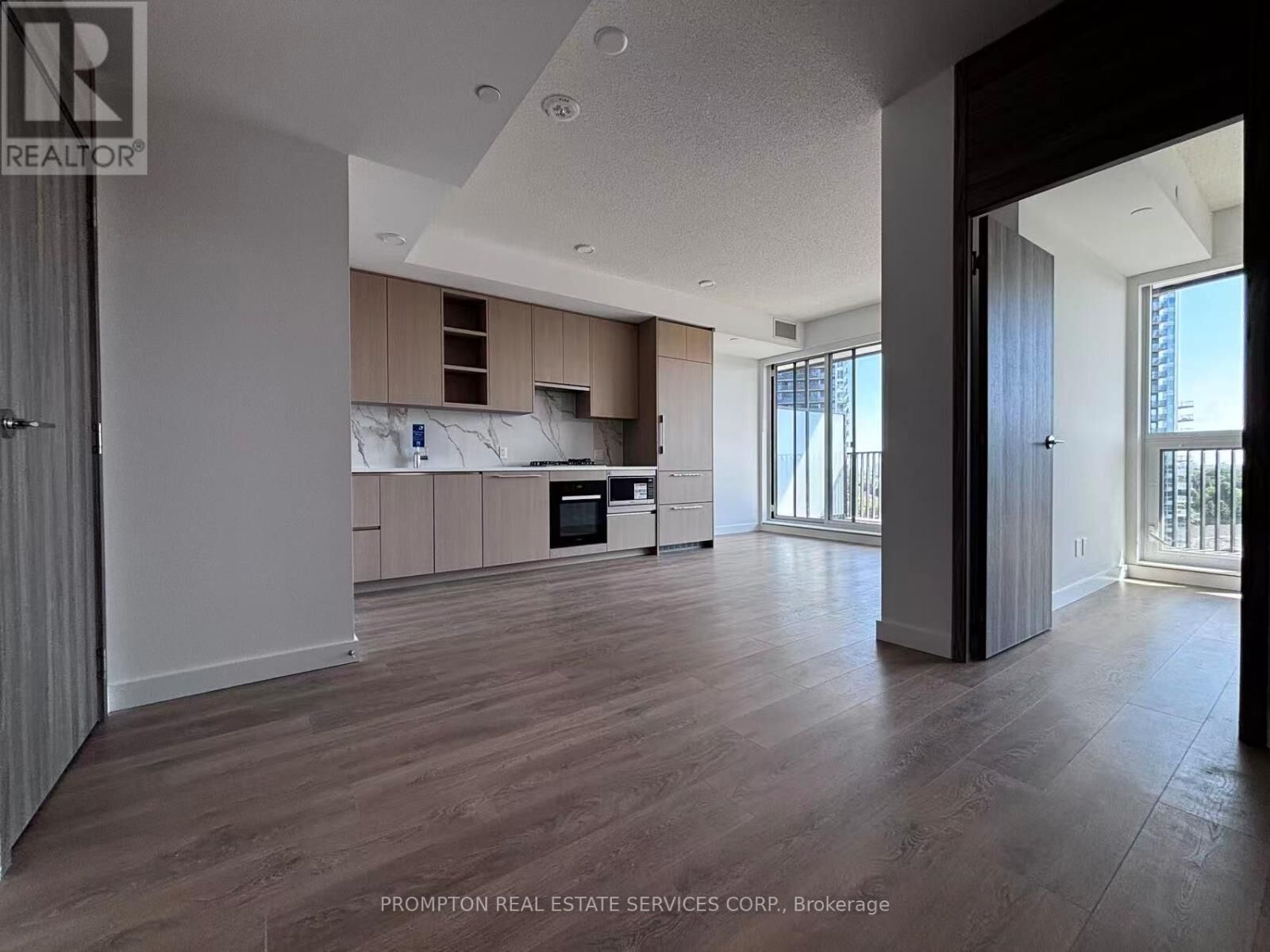 Property Photo:  18 Esther Shiner Boulevard 1616  ON M2K 0J7 