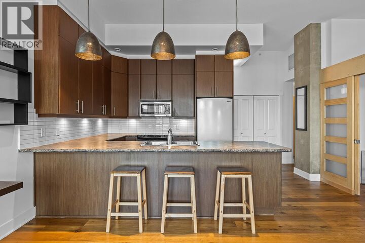 Property Photo: 1329 Ellis Street 204 BC V1Y 9X5