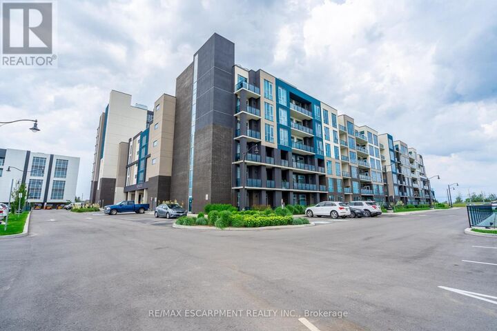 Property Photo:  16 Concord Place South 205  ON L3M 0J1 