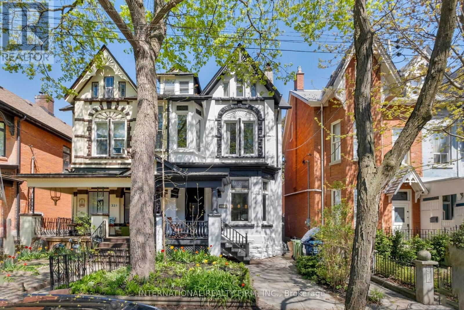 Property Photo:  319 Markham Street  ON M6G 2K8 