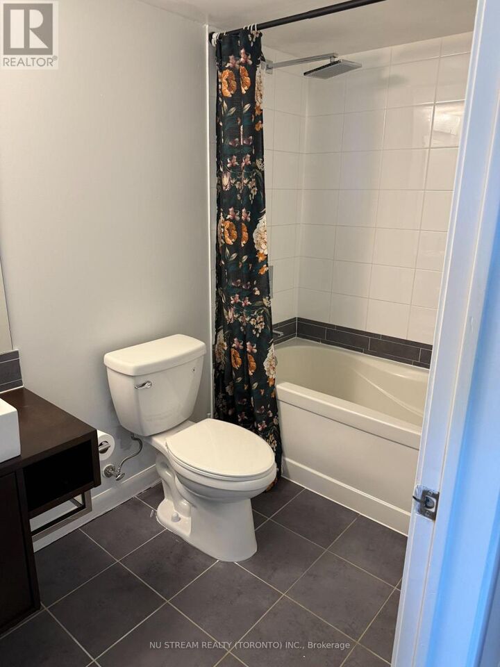 Property Photo:  25 Town Centre Court 3210  ON M1P 0B4 