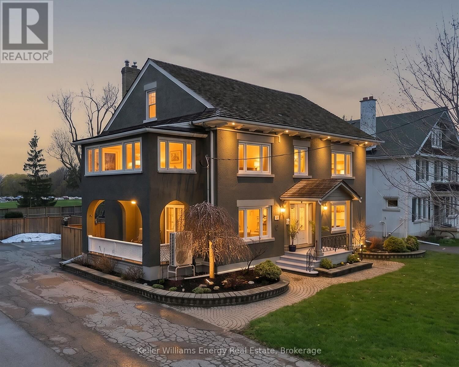 Property Photo:  452 Simcoe Street North  ON L1G 4T6 