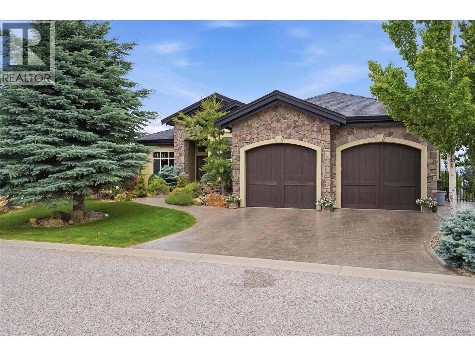 Property Photo: 990 Hewetson Avenue BC V1W 5H8