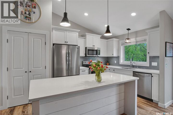 Property Photo:  216 Willow Crescent  SK S0K 4R0 