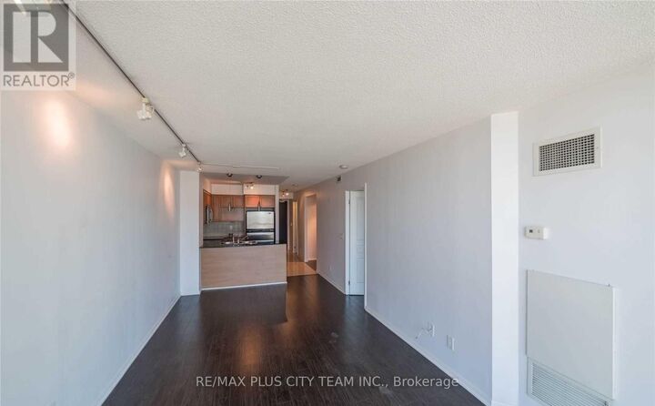Property Photo:  18 Yonge Street 1809  ON M5E 1Z8 