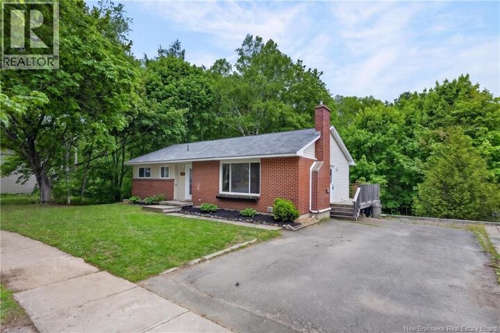 Property Photo:  132 Topcliffe Crescent  NB E3B 4P9 