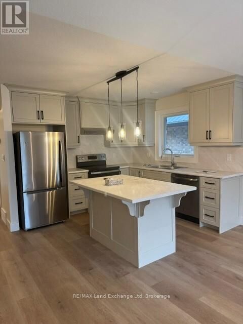 Property Photo:  730 Princess Street 7  ON N0G 2L3 