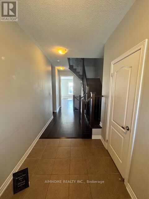 Property Photo:  119 Rothwell Street  ON L4G 0V8 