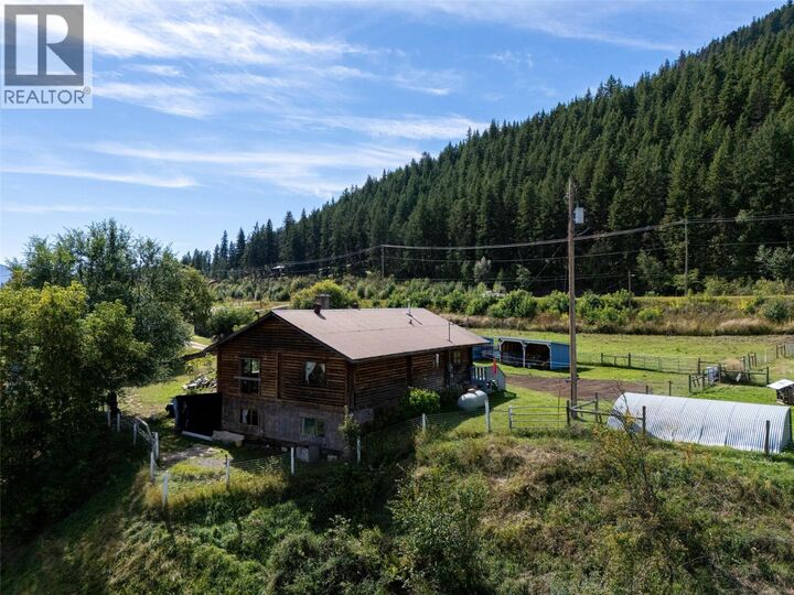 8572 Yellowhead Highway South — photo 1