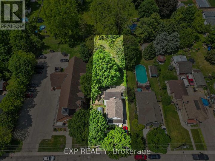 Property Photo:  29 Winniett Street  ON N4S 5Z4 