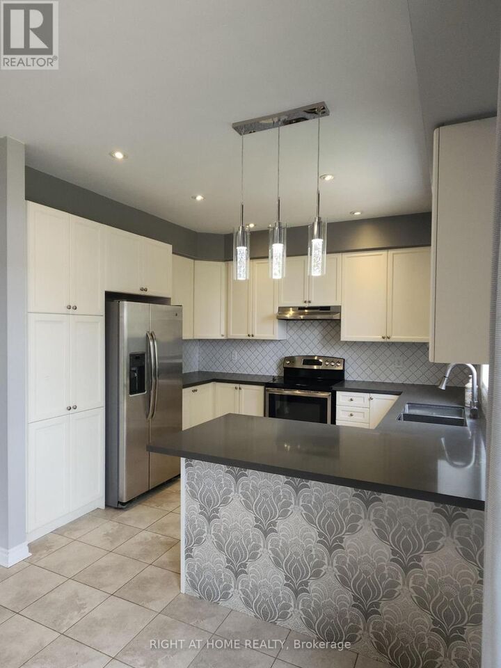 Property Photo:  10 Collier Crescent  ON L0M 1B5 