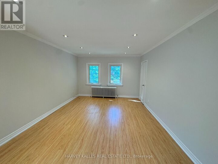 Property Photo:  38 Strathgowan Avenue Upper  ON M4N 1B9 