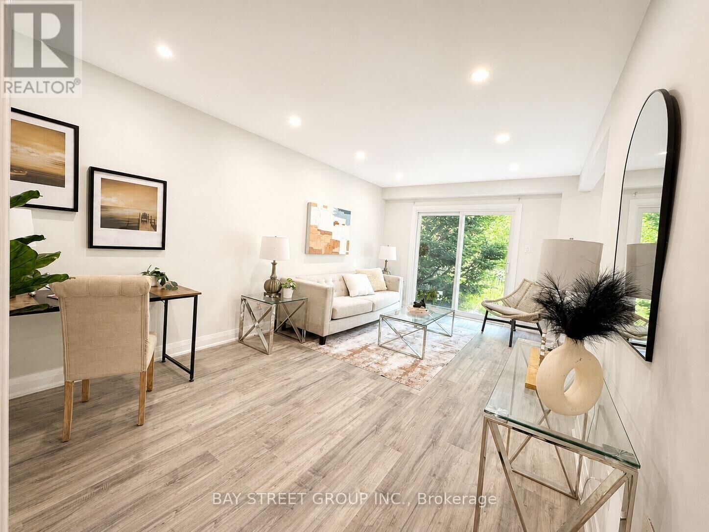 Property Photo:  44 Lilac Avenue  ON L3T 5K2 