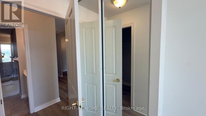 Property Photo:  40 Old Mill Road 703  ON L6J 7W2 