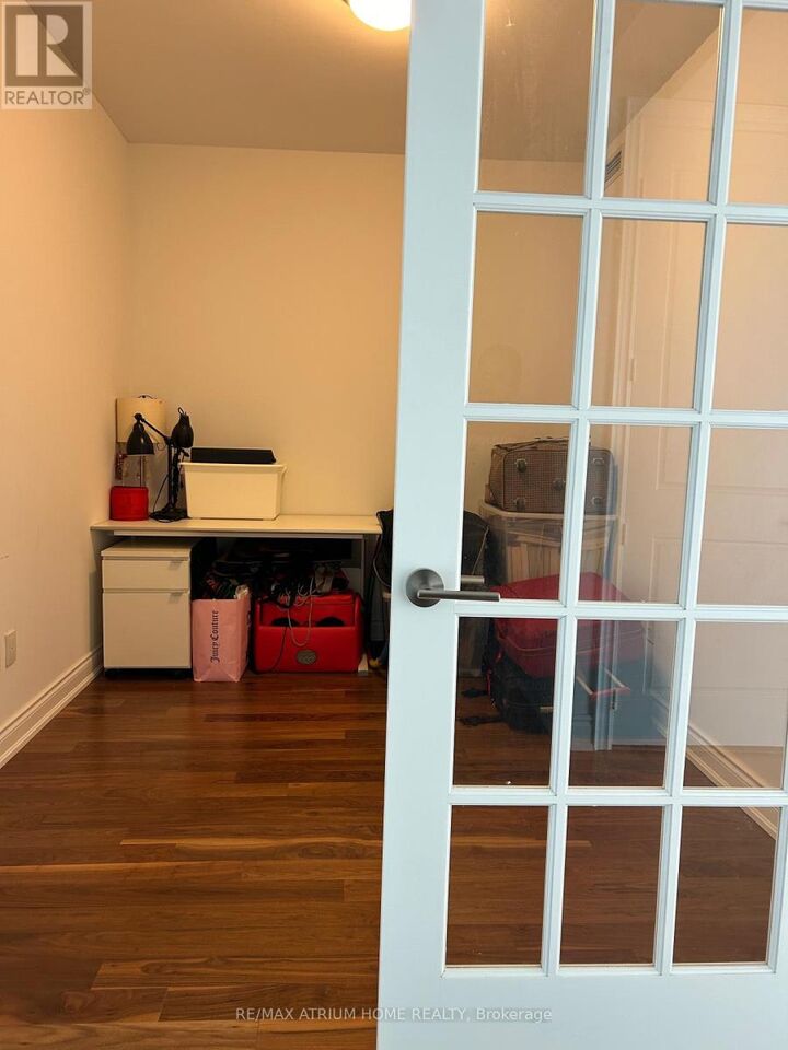 Property Photo:  388 Yonge Street 7010  ON M5B 0A4 