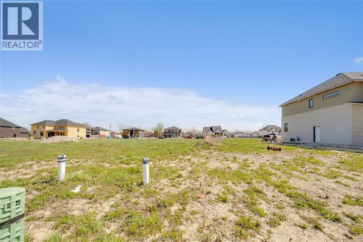 Property Photo:  3692 Farrow Avenue  ON N8H 0B3 