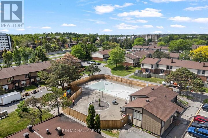 Property Photo:  890 Cahill Drive West 41  ON K1V 9A4 