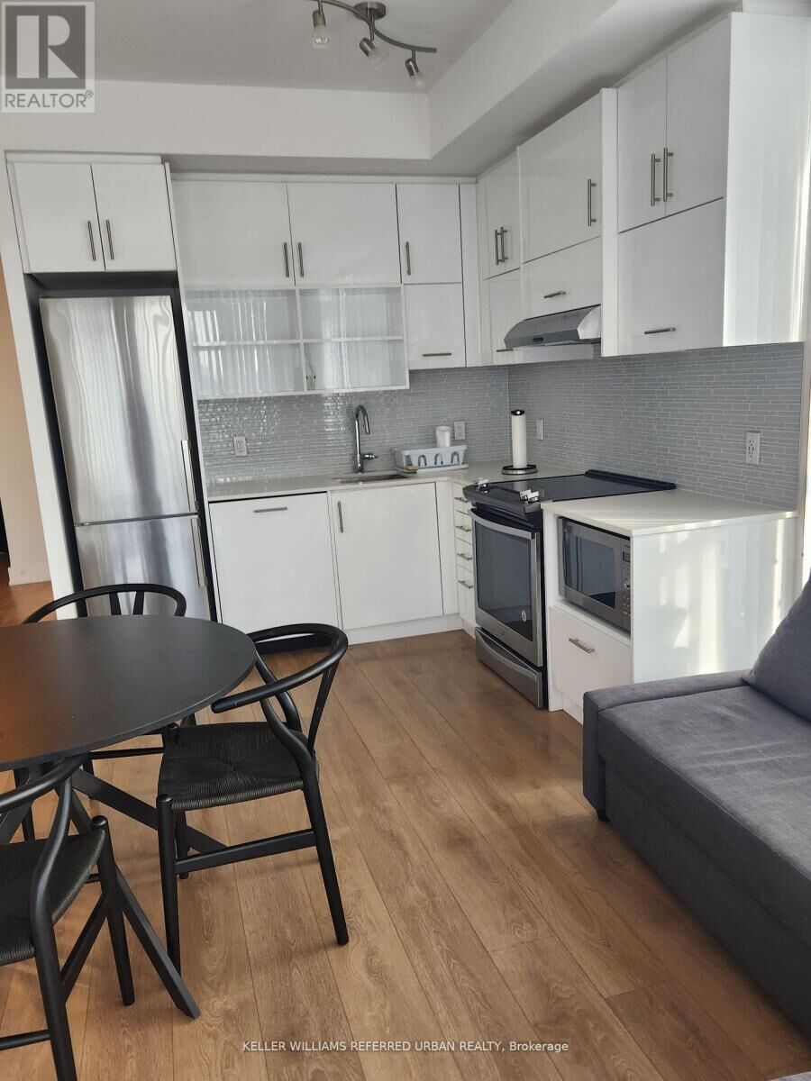 Property Photo:  128 Fairview Mall Drive East 602  ON M2J 0E8 