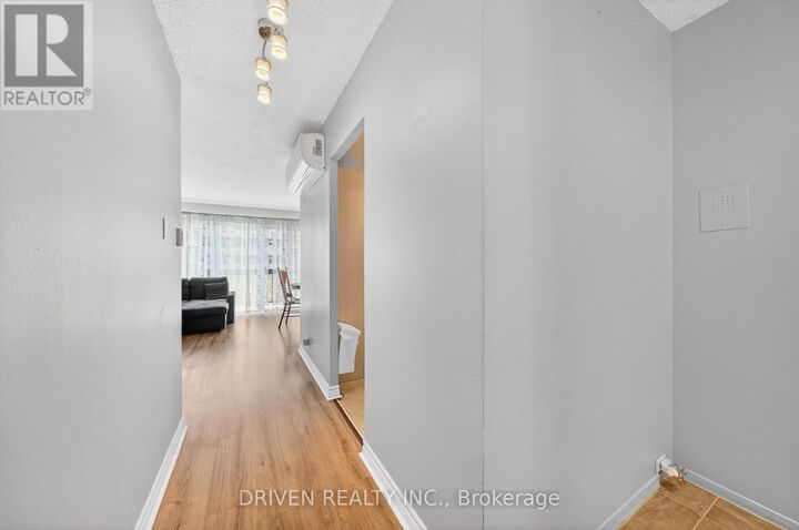 Property Photo: 158 A McArthur Avenue 404 ON K1L 7E7