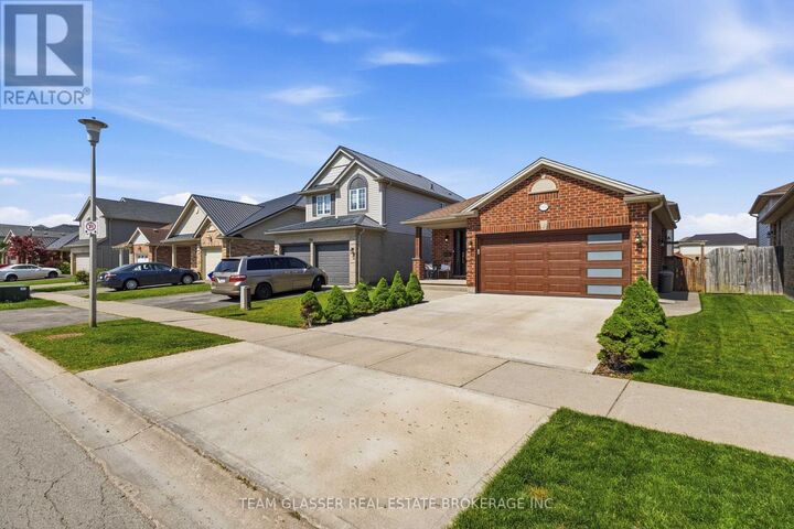 Property Photo:  2334 Meadowgate Boulevard  ON N6M 1L6 