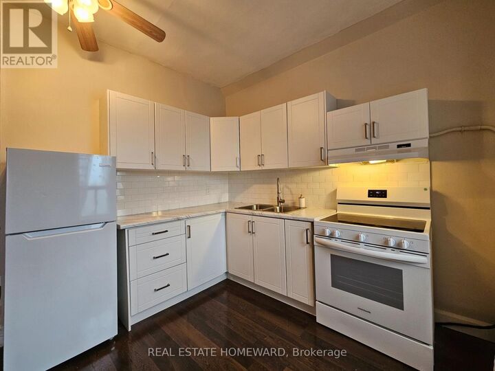 Property Photo:  733 Pape Avenue A  ON M4K 3S8 