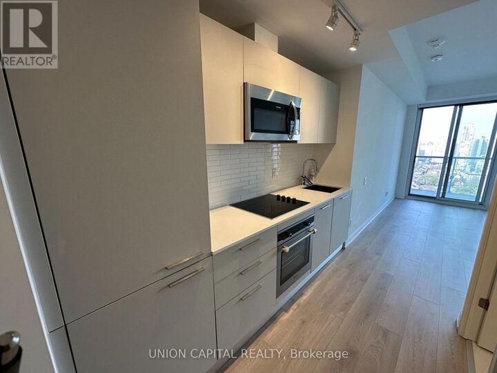 Property Photo:  3 Gloucester Street 2605  ON M4Y 0C6 