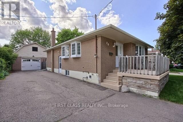 Property Photo:  28 Collins Crescent Upper  ON L4G 2W2 