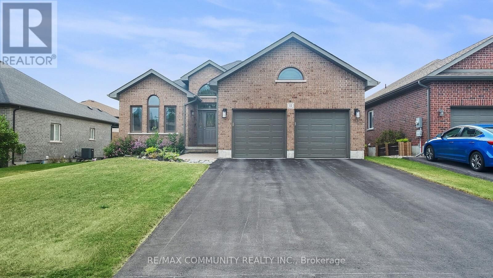 Property Photo:  11 Stonecrest Boulevard  ON K8R 0A3 
