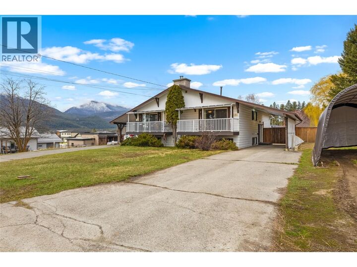 Property Photo:  635 307 Avenue  BC V1A 3G8 