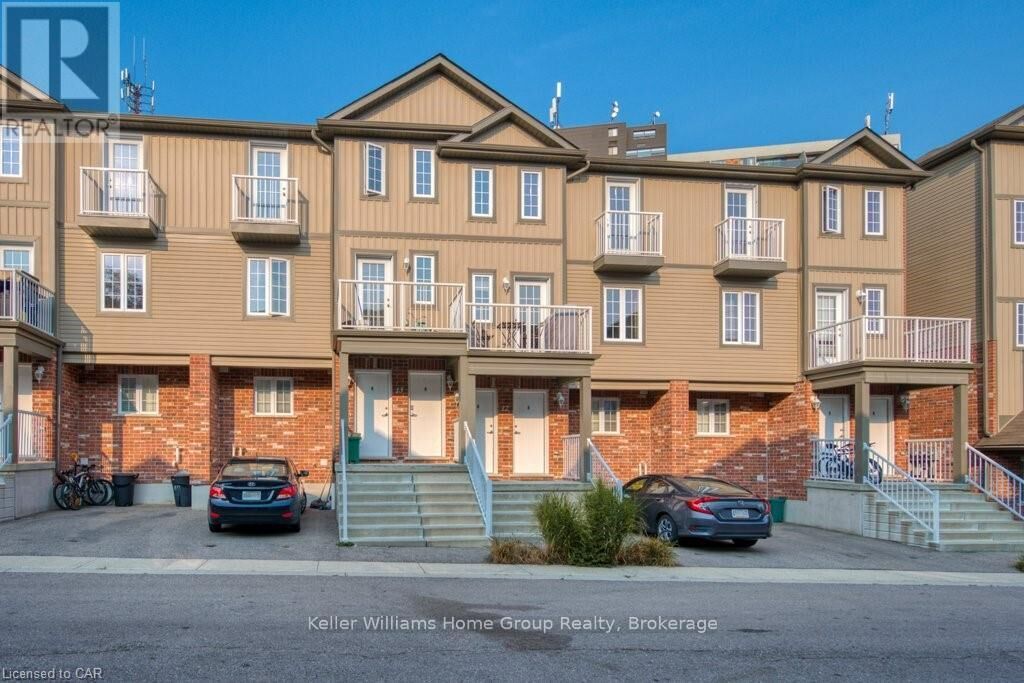 Property Photo:  55 Mooregate Crescent 13B  ON N2M 0A6 