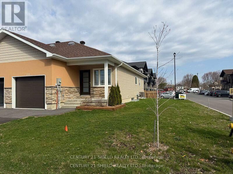 Property Photo: 221 Third Street West ON K6J 0B6