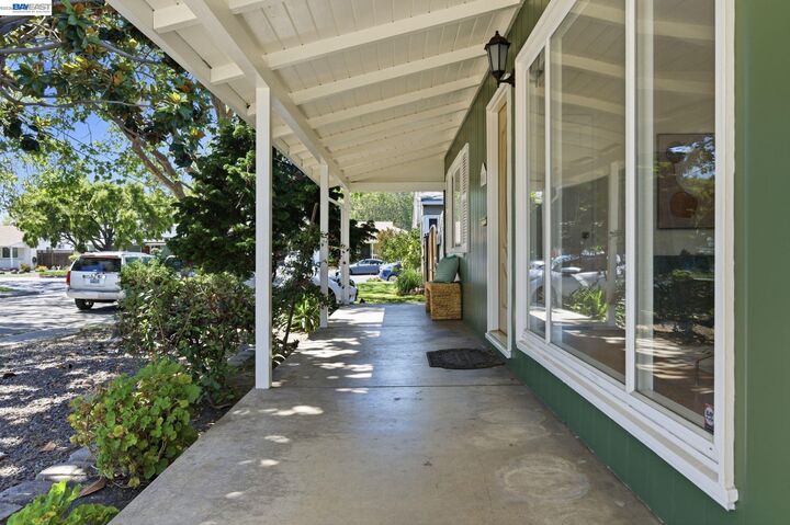 Property Photo:  16010 Via Sevilla  CA 94580 