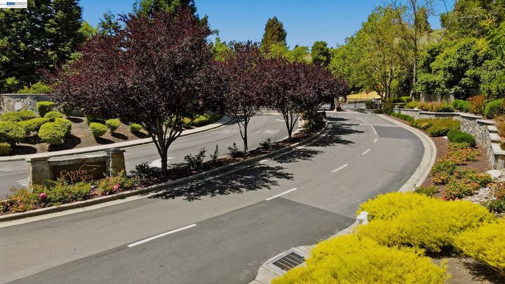 Property Photo: 410 Canyon Woods Place C CA 94582