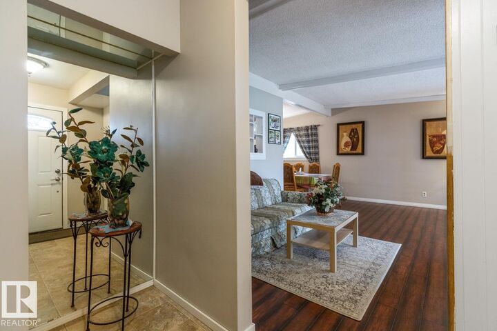 Property Photo: 6303 89 Avenue NW AB T6B 2G5
