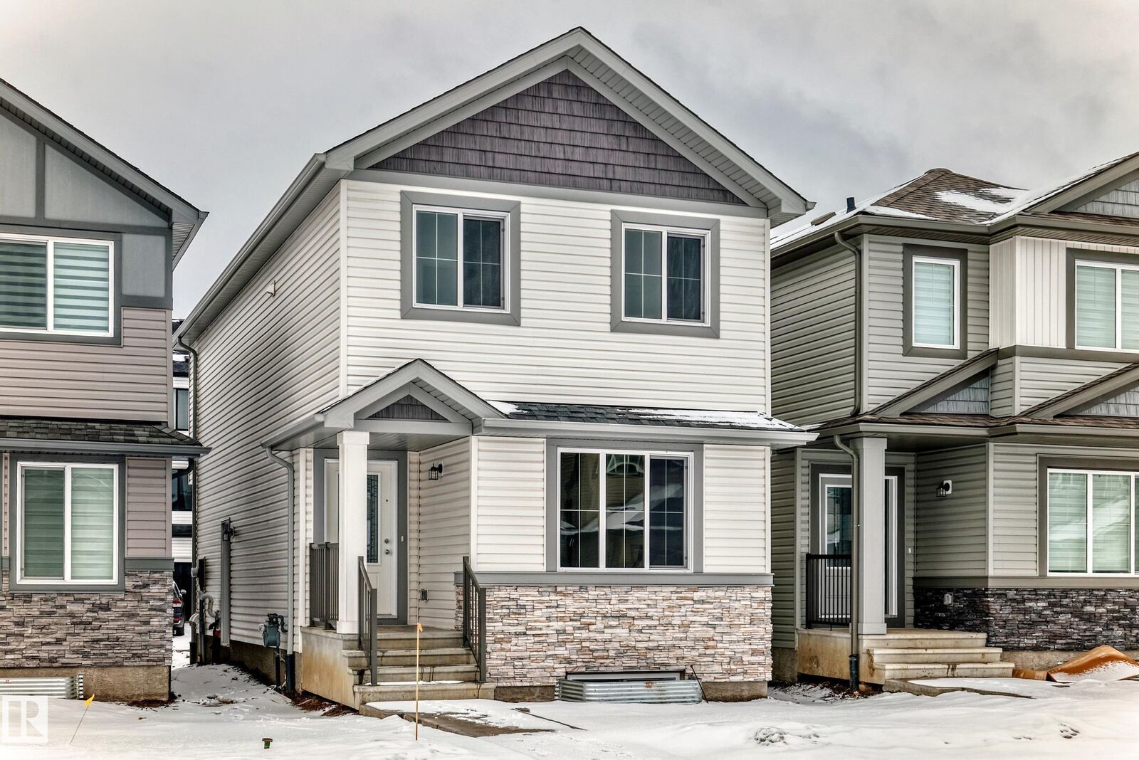 Property Photo:  4611 177ave NW  AB T5Y 4B7 