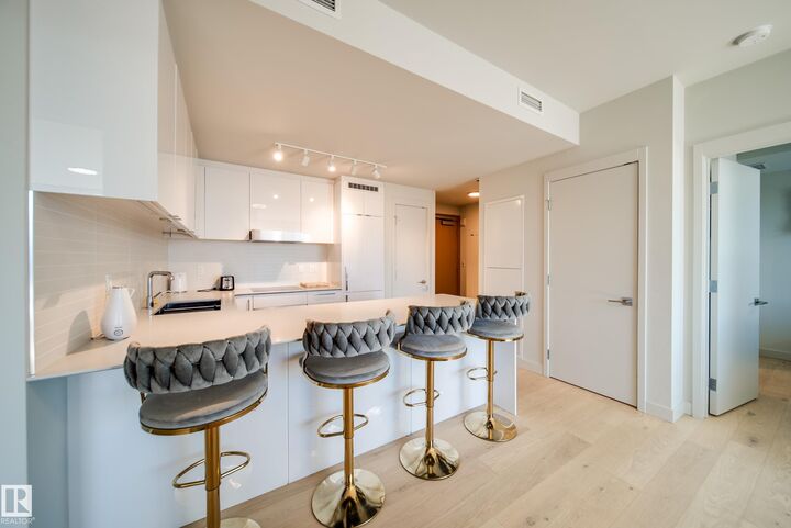 Property Photo: 10360 102 Street NW 3505 AB T5J 4Y8