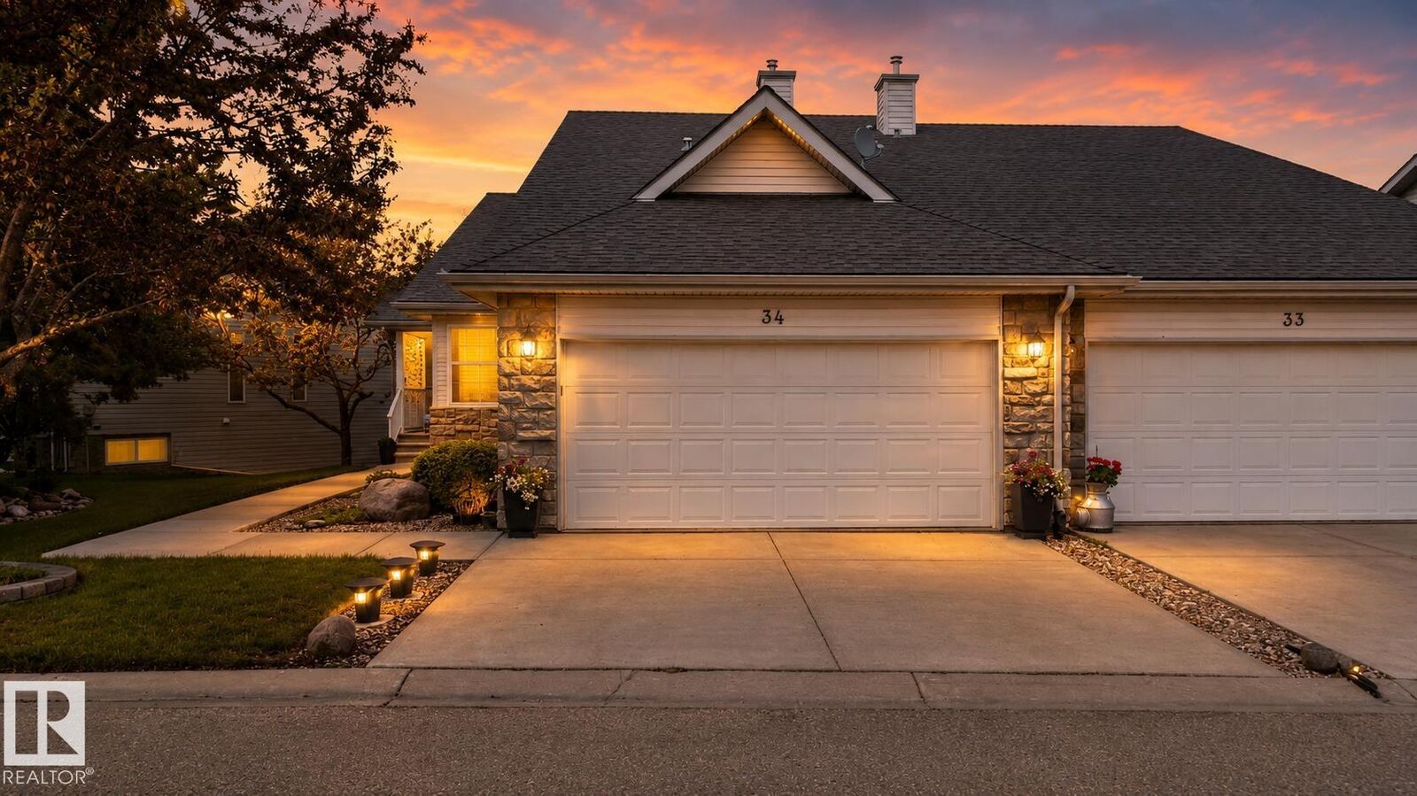 Property Photo:  330 Galbraith Close NW 34  AB T5T 6L9 