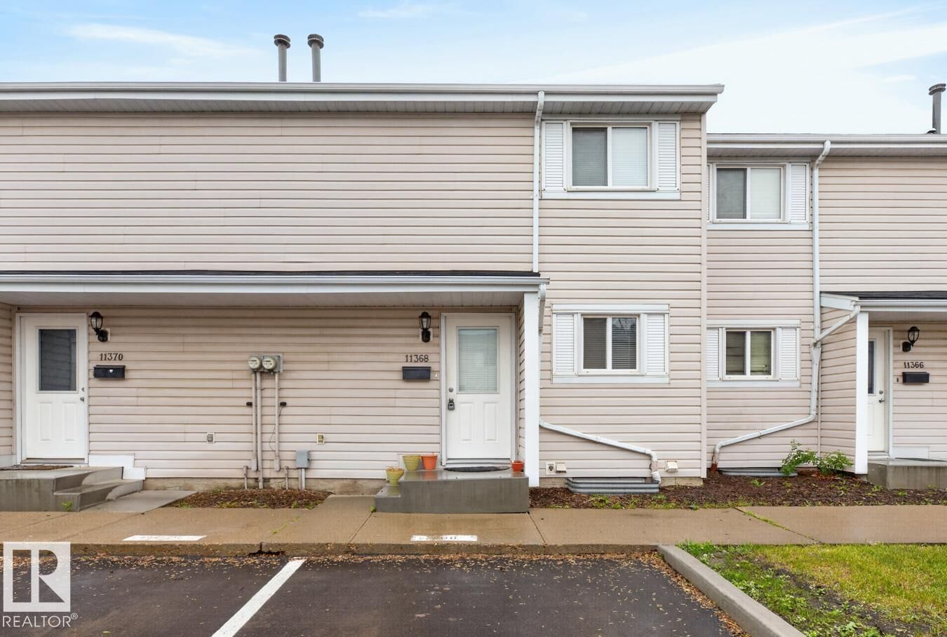 Property Photo: 11368 139 Avenue NW AB T5X 3L4