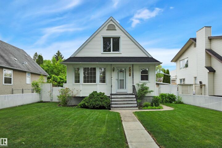 Property Photo:  9546 91 Street NW  AB T6C 3P5 