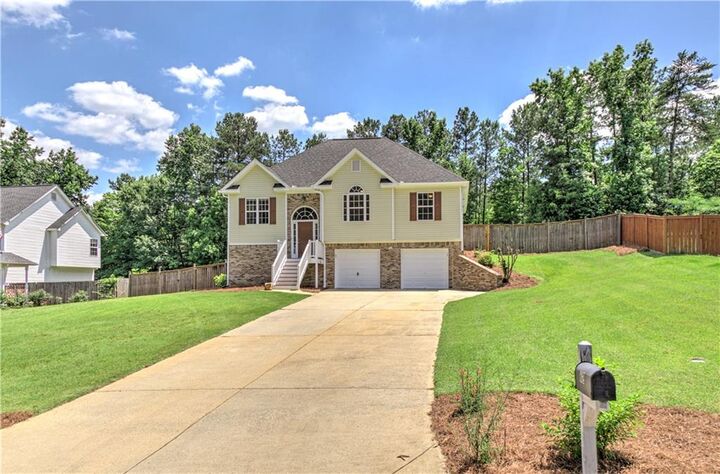 Property Photo:  62 Roundtree Court  GA 30132 