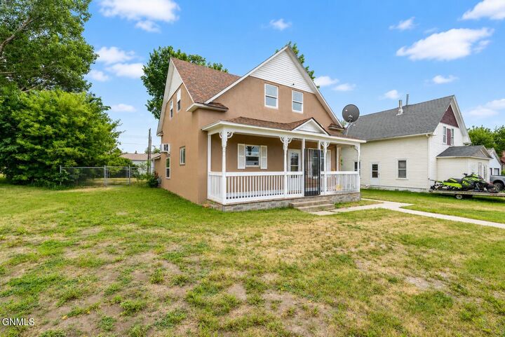 Property Photo:  207 3rd Street N  ND 58563 