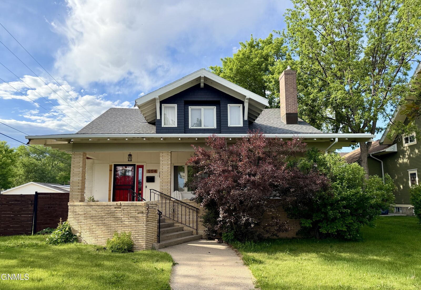 Property Photo:  504 3rd Street NW  ND 58554 