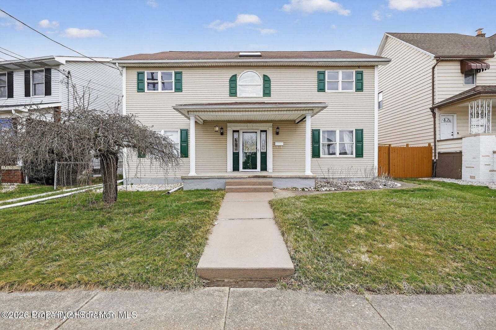 Property Photo:  411 Moosic Road  PA 18518 