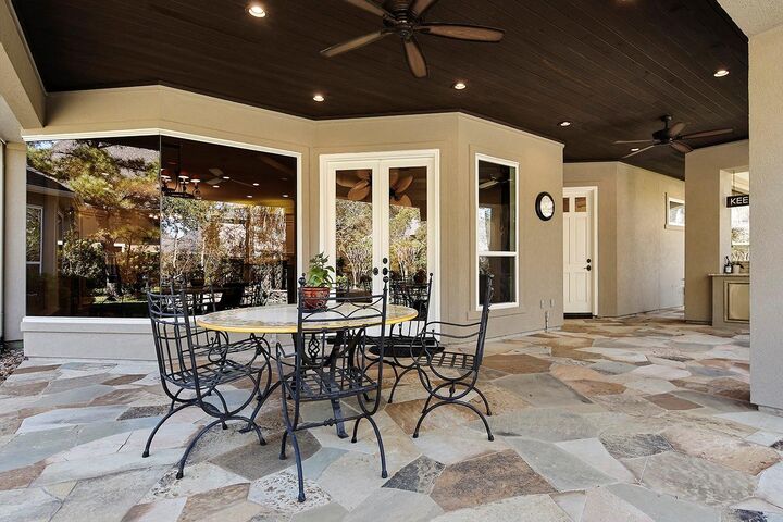 Property Photo: 22 W Bracebridge Circle TX 77382
