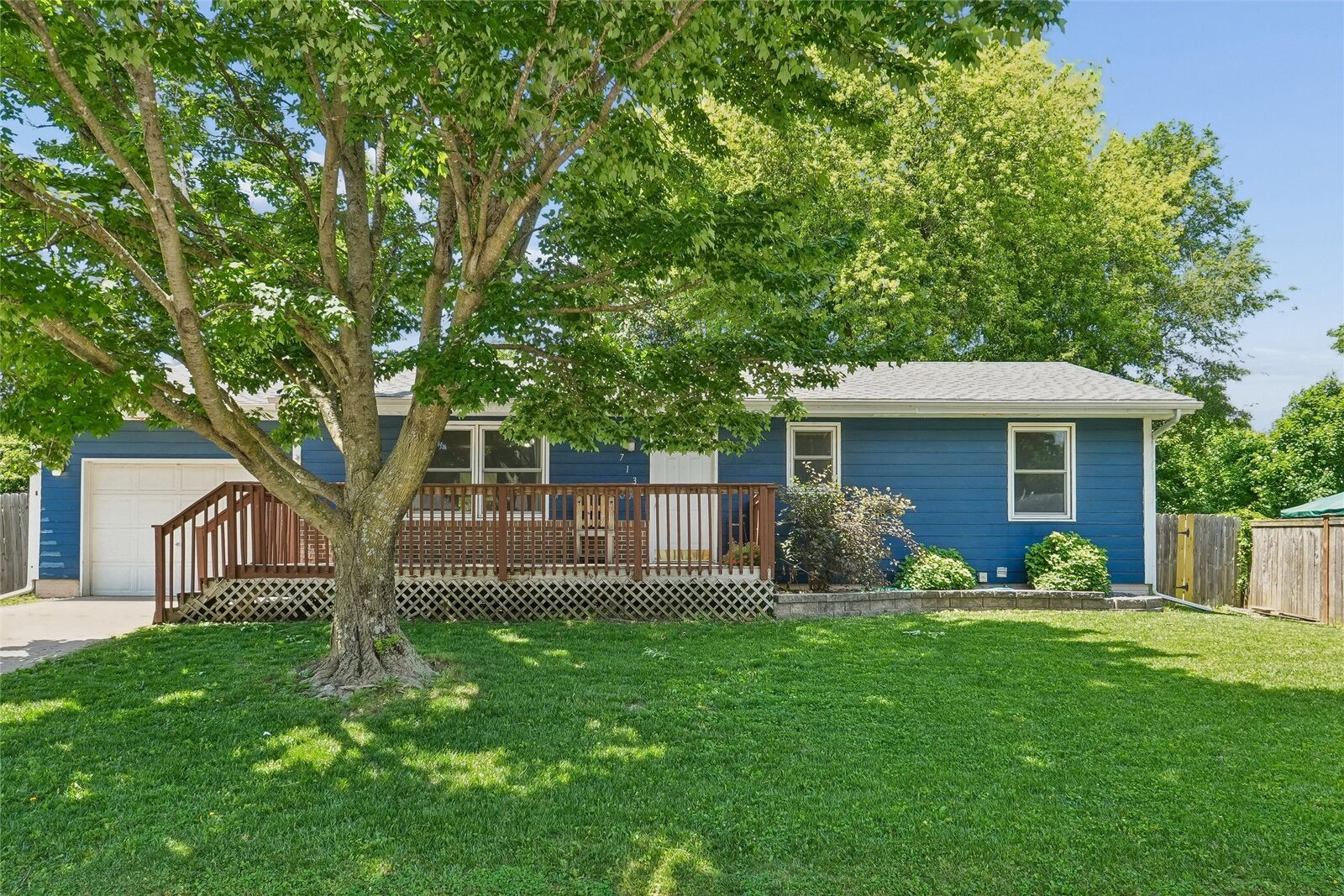 Property Photo:  713 Pearl Street  IA 50046 