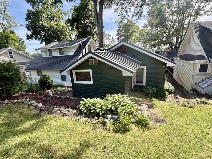 Property Photo: 840 Lane 120 IN 46742