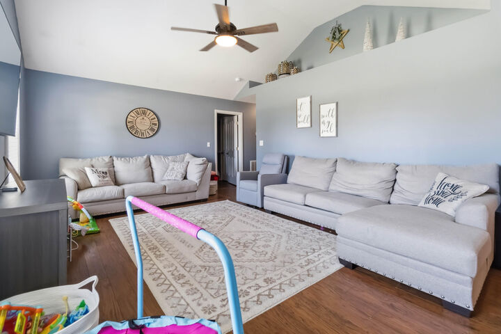 Property Photo: 104 Canterbury Drive KY 42553