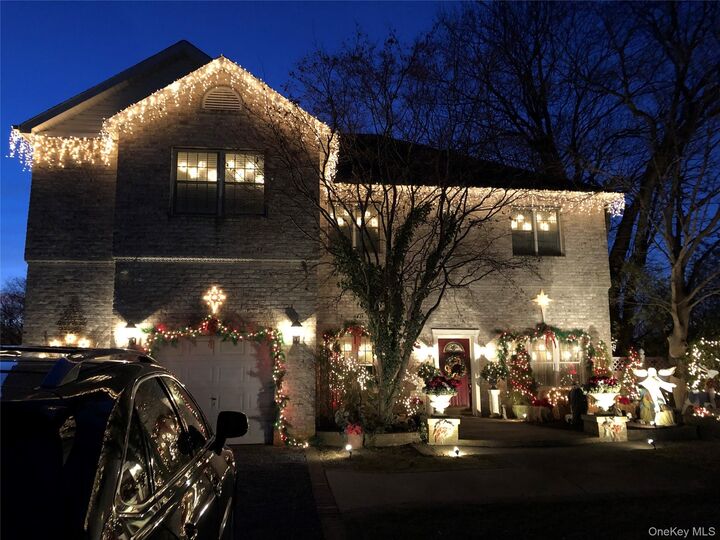 Property Photo:  6 Naybor Avenue  NY 11763 